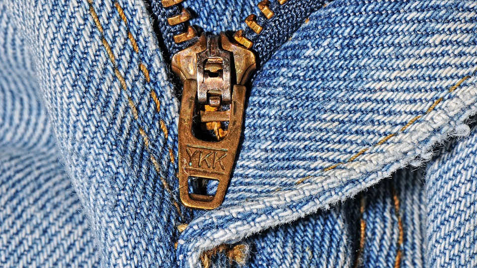 jeansy z zamkiem YKK