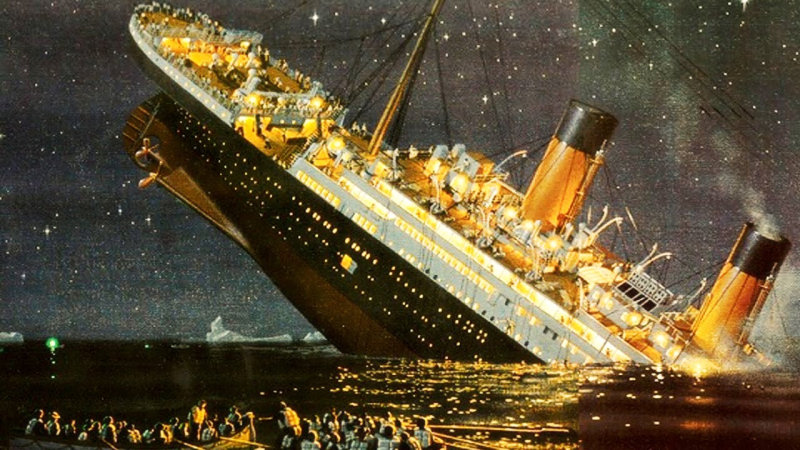 tonący Titanic